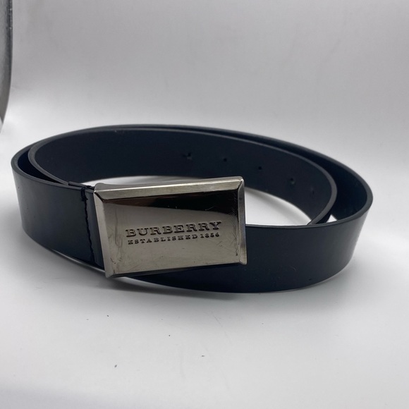 👑- 💃🥂💃WOMEN'S BURBERRY BLACK PATENT LEATHER BELT WITH SILVER BUCKLE 🥂💃🥂 - Picture 7 of 10